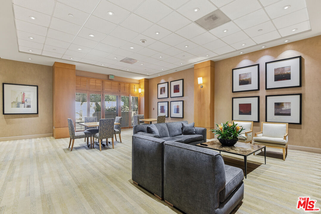 10445 Wilshire Blvd Unit: 402