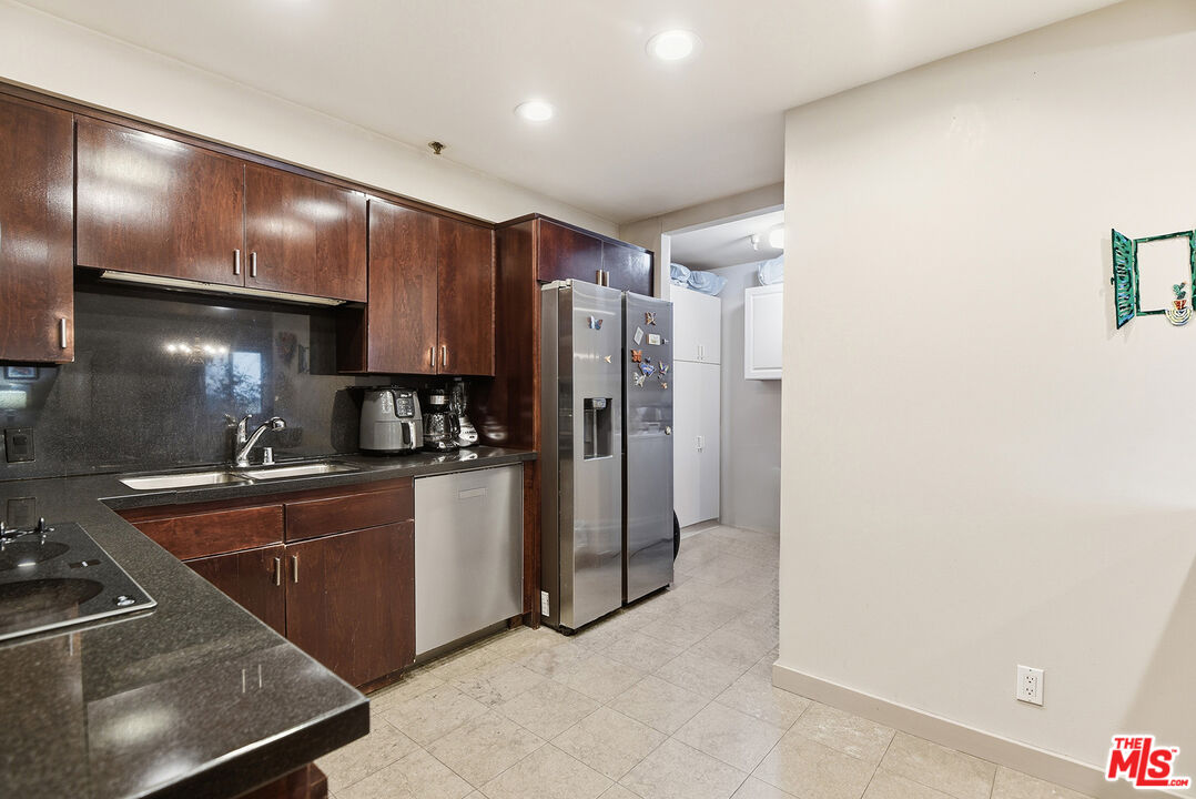 10445 Wilshire Blvd Unit: 402