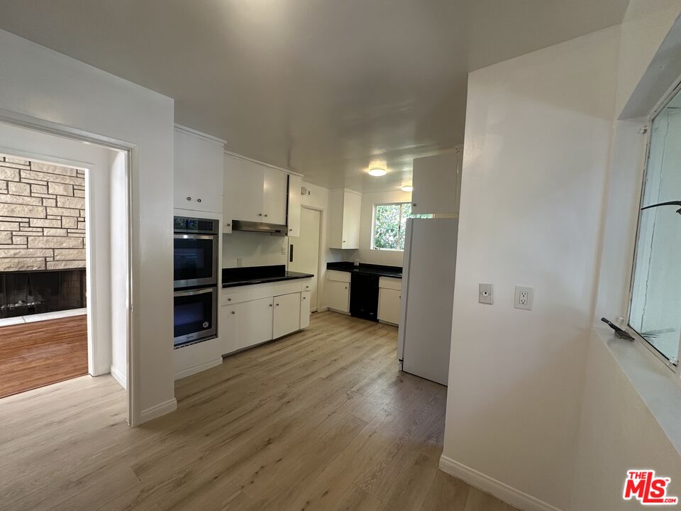1555 San Ysidro Dr