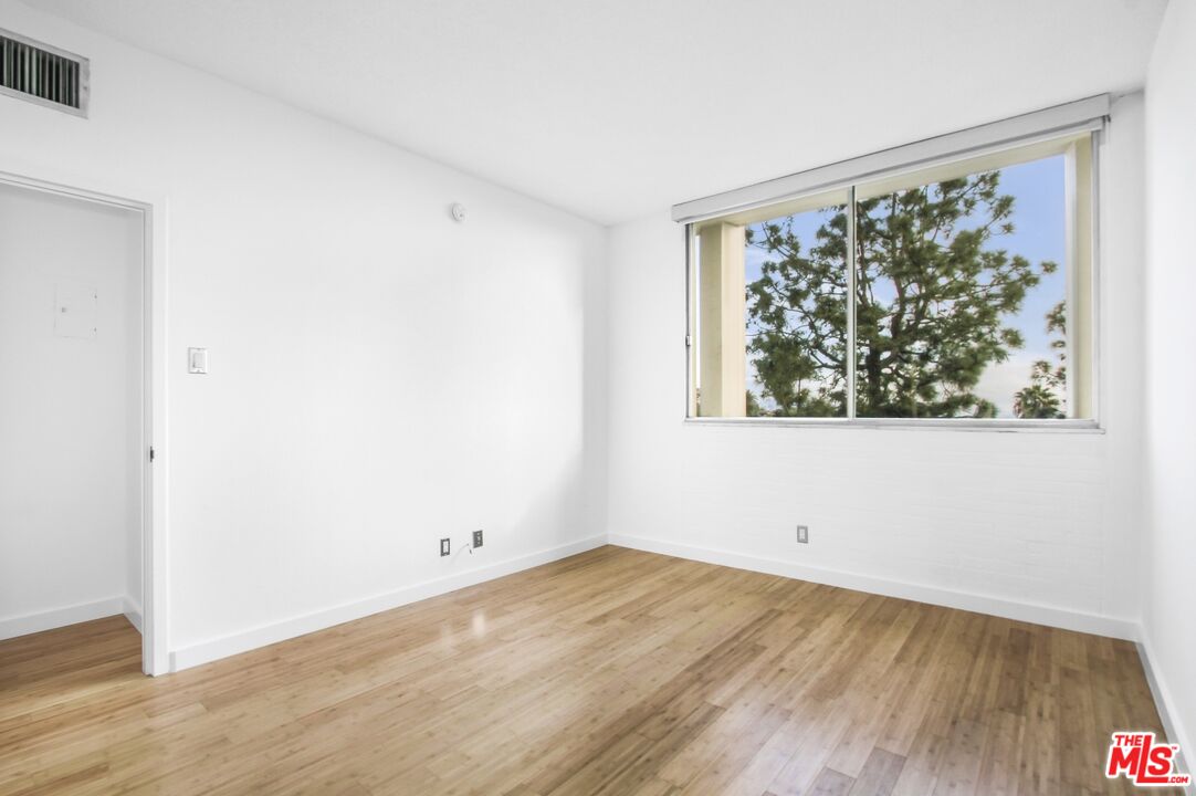 4411 Los Feliz Blvd Unit: 603