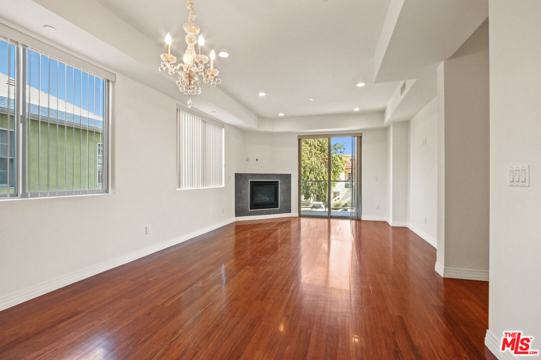 819 S Holt Ave Unit: 201