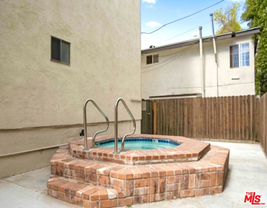 700 Westmount Dr Unit: 107