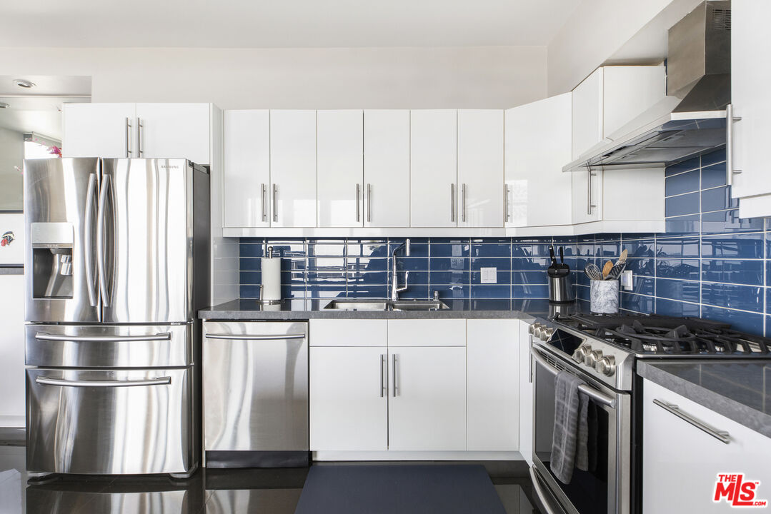 4455 Los Feliz Blvd Unit: 907