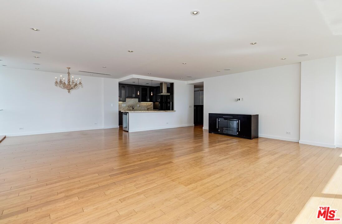 2222 Avenue Of The Stars Unit: 1102