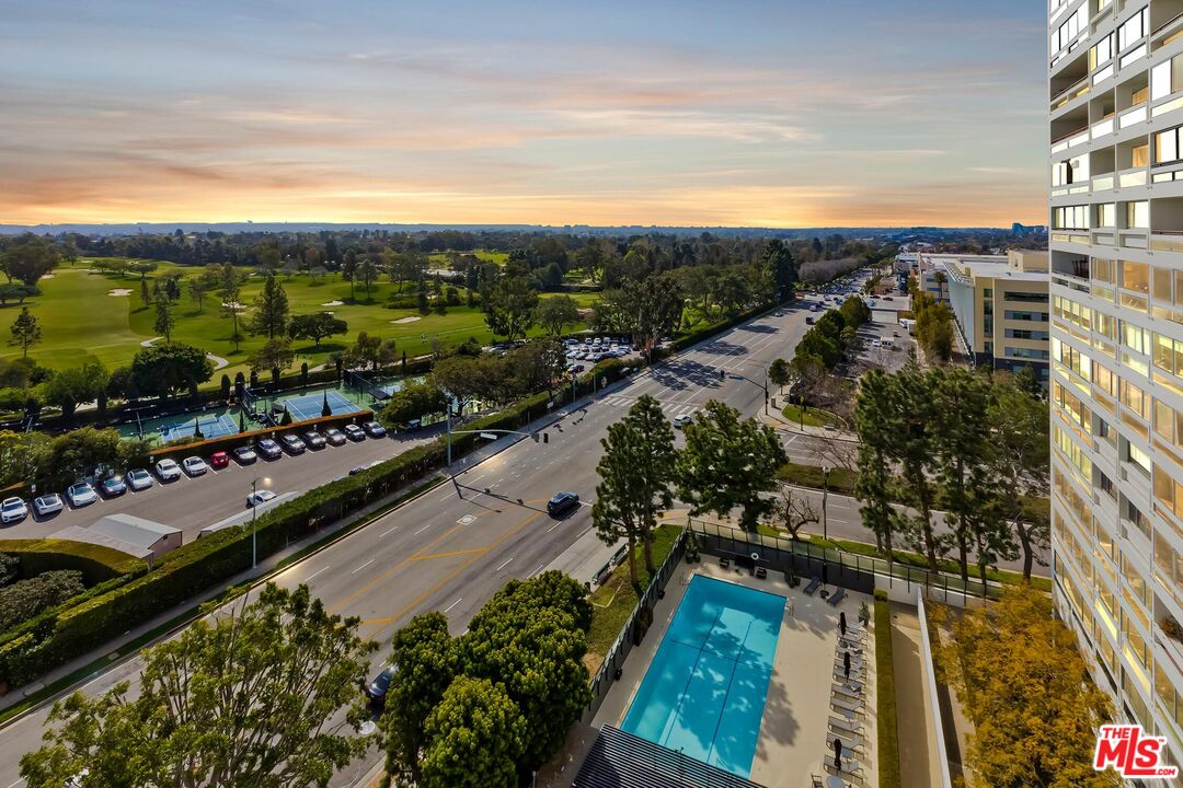 2222 Avenue Of The Stars Unit: 1102