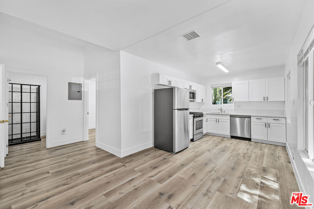 739 Westbourne Dr
