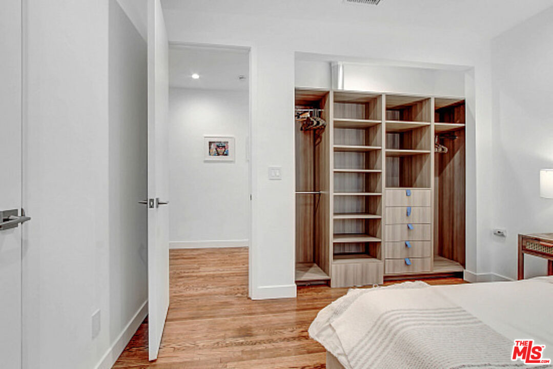 434 N Ogden Dr Unit: 436 1/2