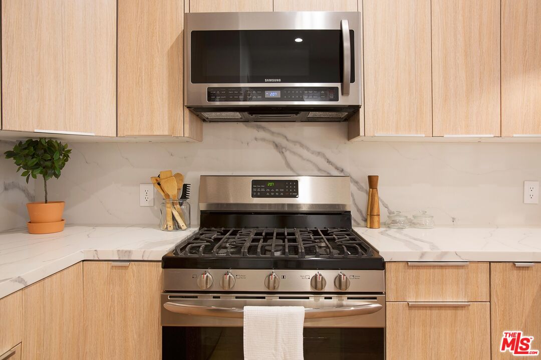 418 N Stanley Ave Unit: 420