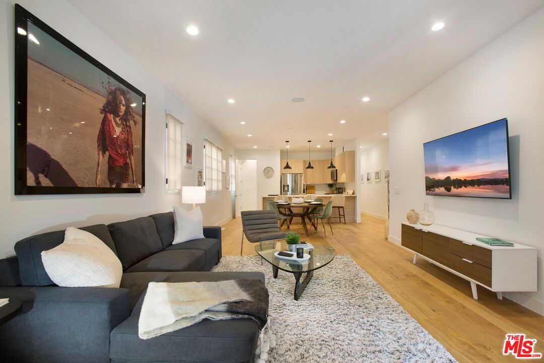 418 N Stanley Ave Unit: 420