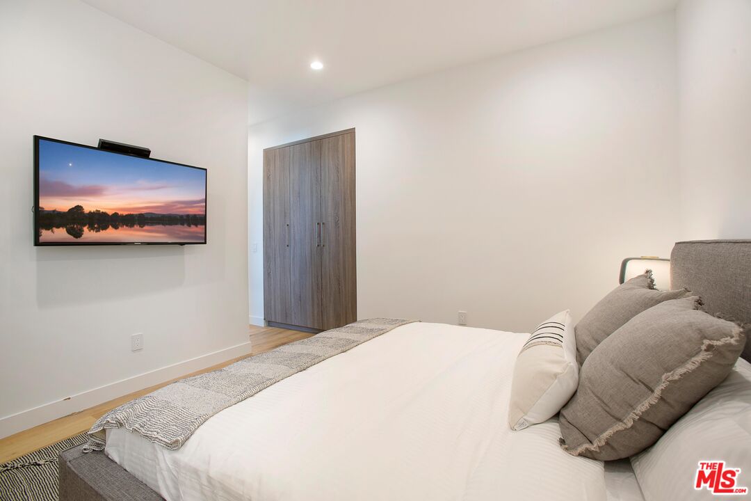 418 N Stanley Ave Unit: 420