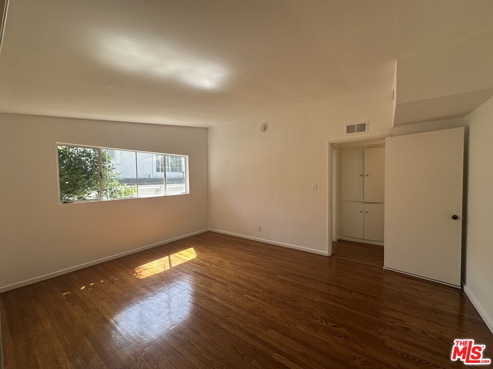 1555 San Ysidro Dr