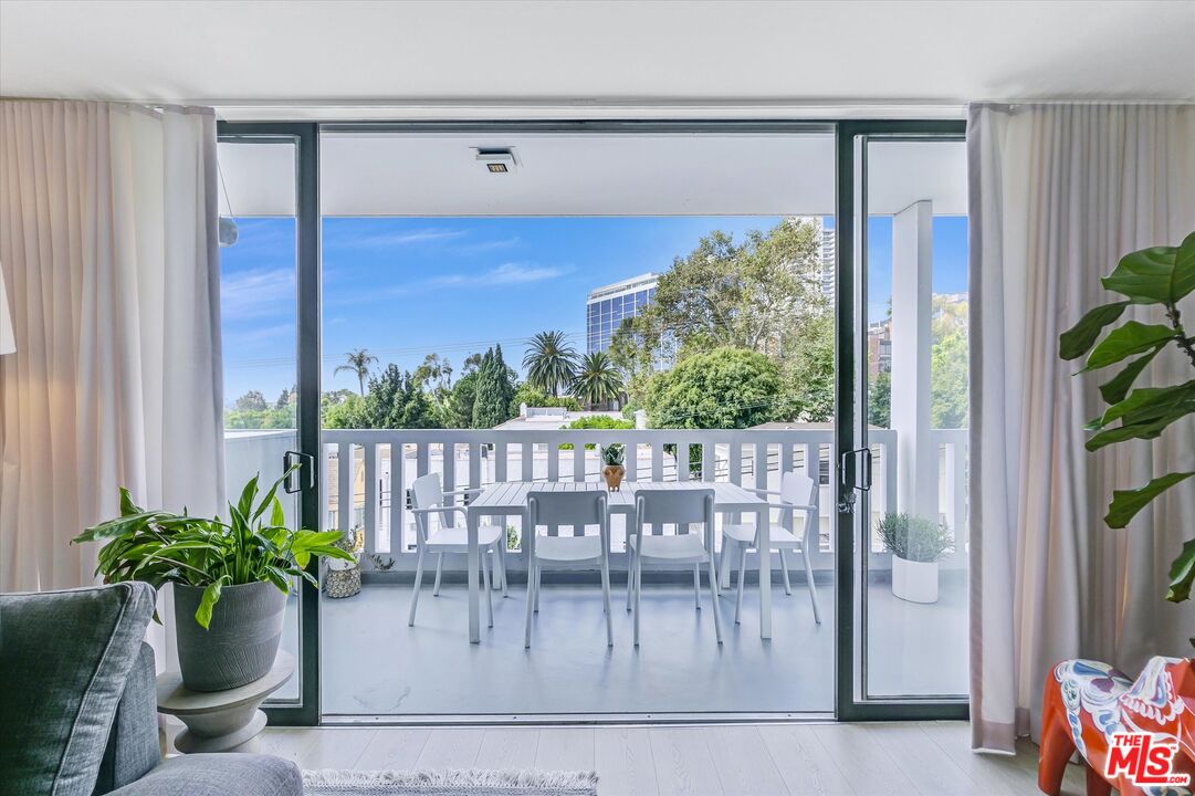 999 N Doheny Dr Unit: 312