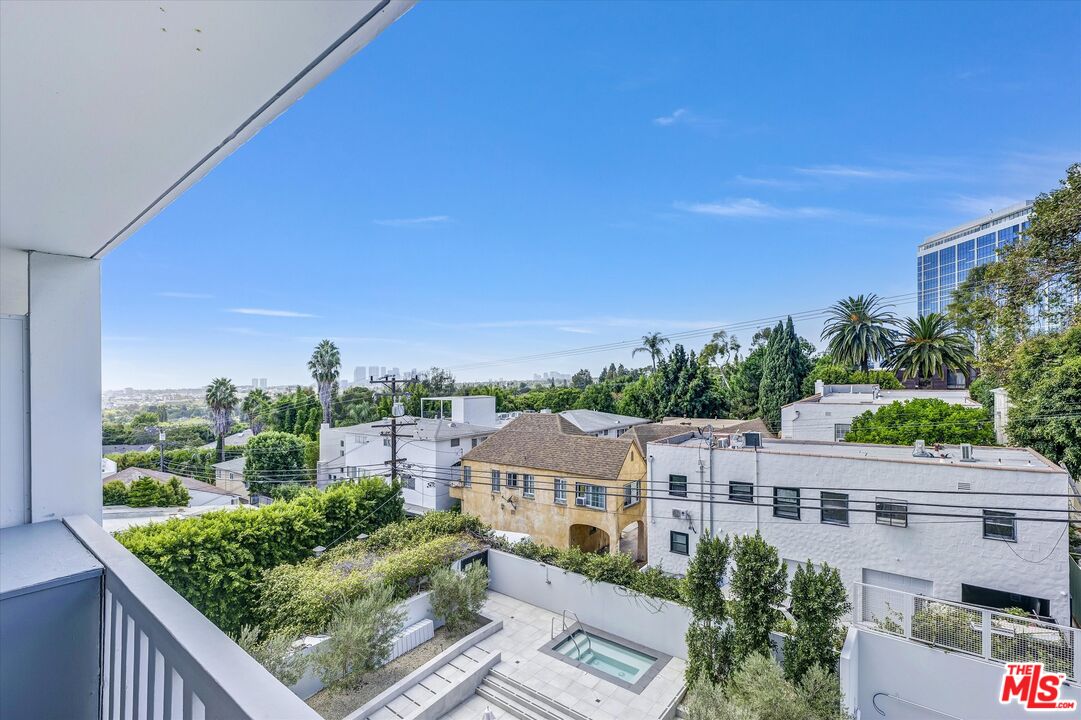 999 N Doheny Dr Unit: 312