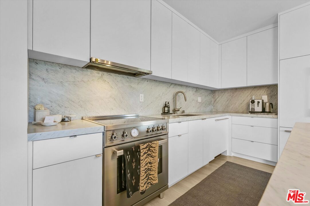 999 N Doheny Dr Unit: 312