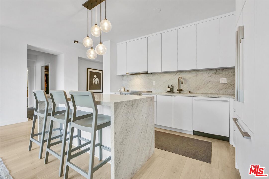 999 N Doheny Dr Unit: 312