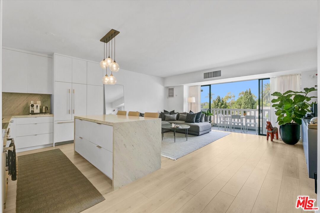 999 N Doheny Dr Unit: 312