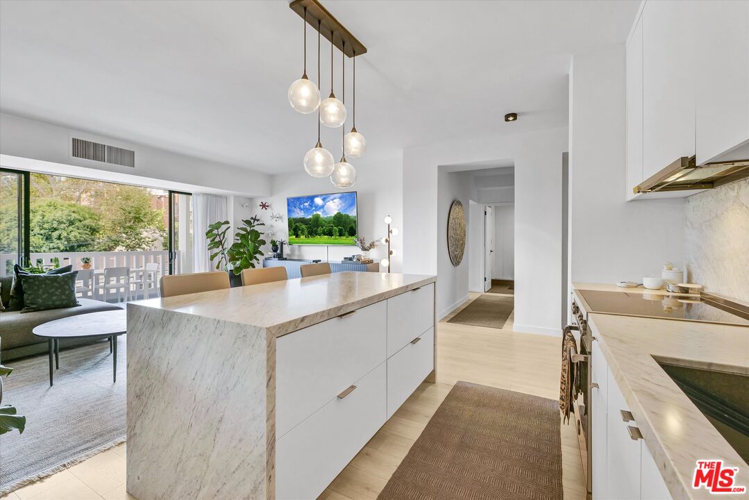 999 N Doheny Dr Unit: 312