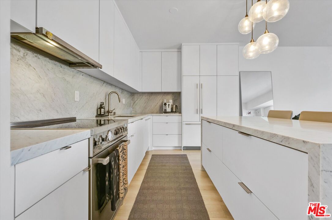 999 N Doheny Dr Unit: 312