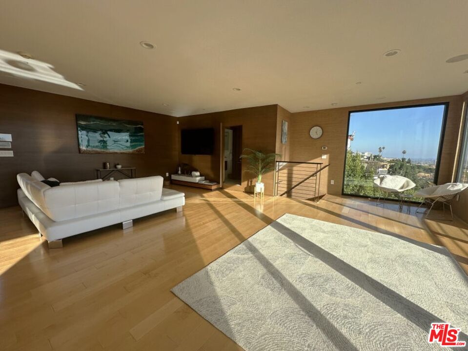 9300 Warbler Way