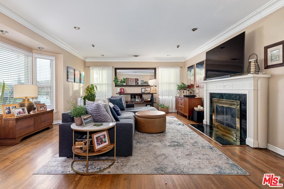 1923 S Crescent Heights Blvd