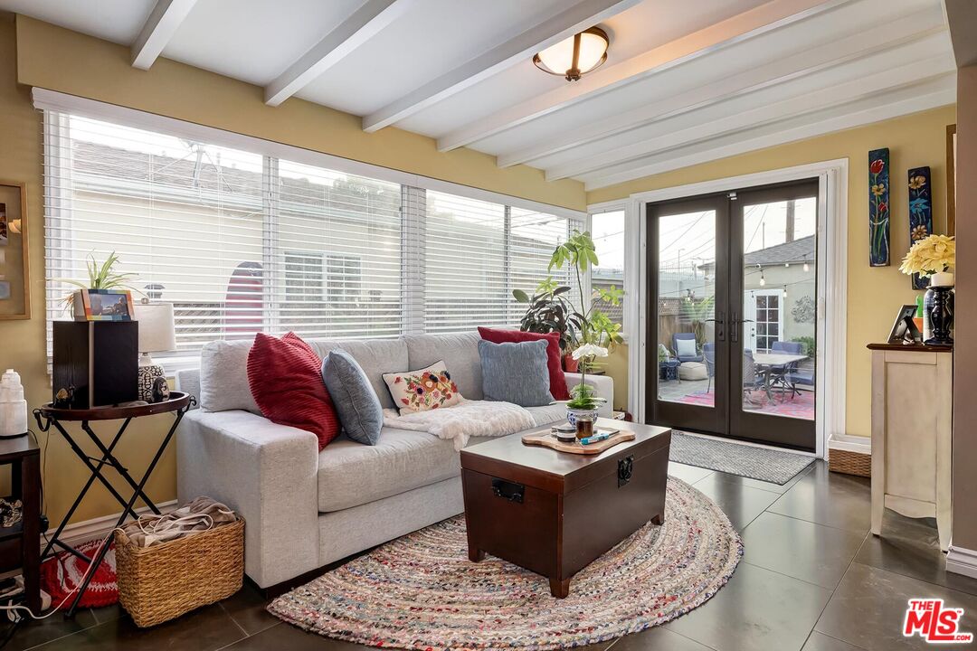 1923 S Crescent Heights Blvd