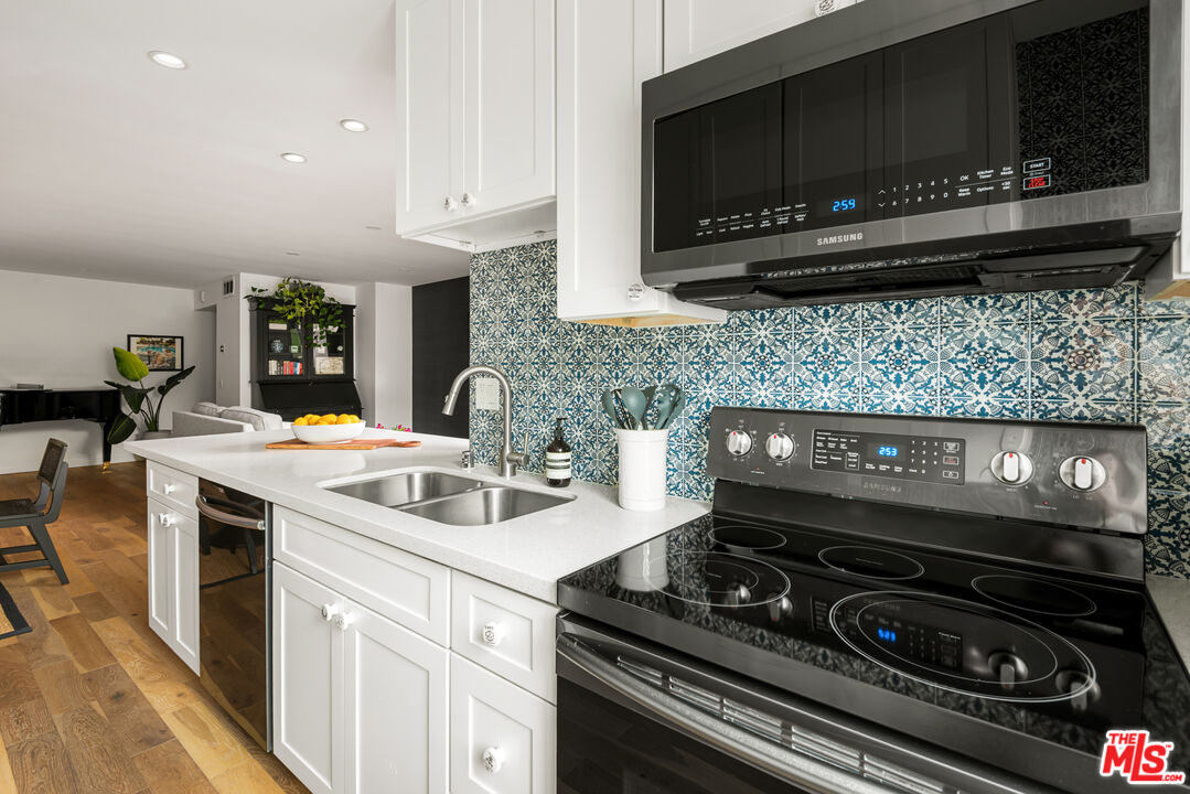 7250 Franklin Ave Unit: 101