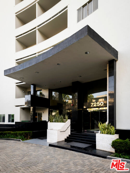 7250 Franklin Ave Unit: 101