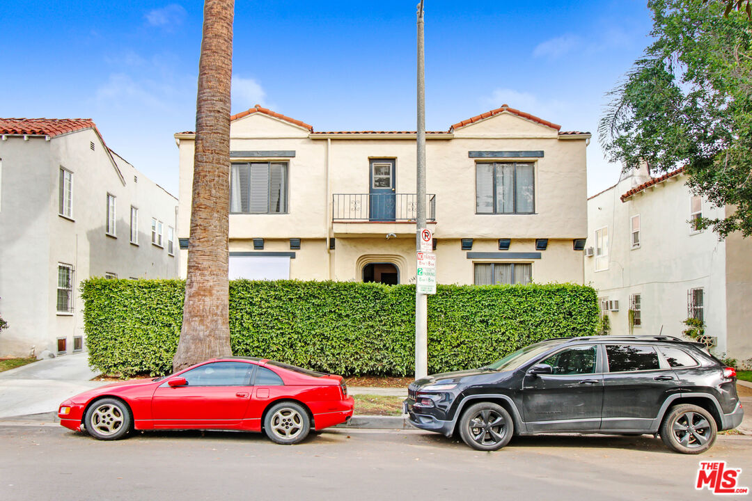 434 N Ogden Dr Unit: 434 1/2