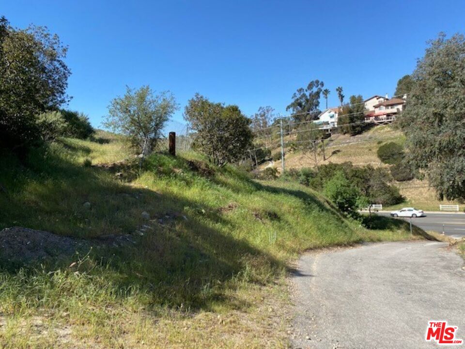 10100 Sunland Blvd