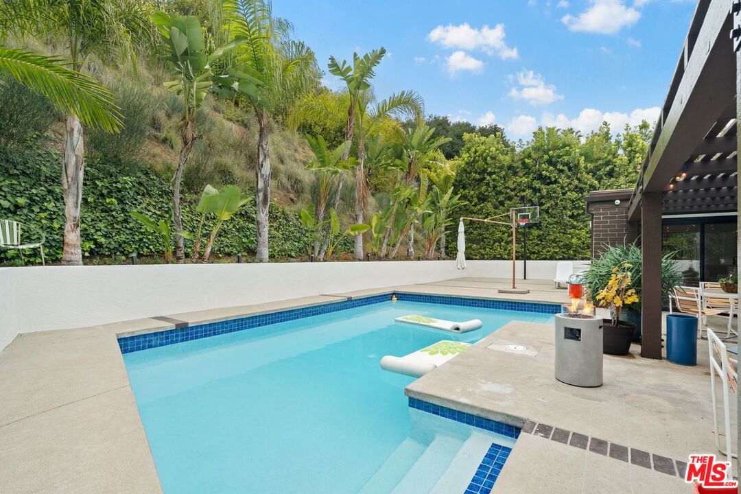 3135 CHANDELLE RD