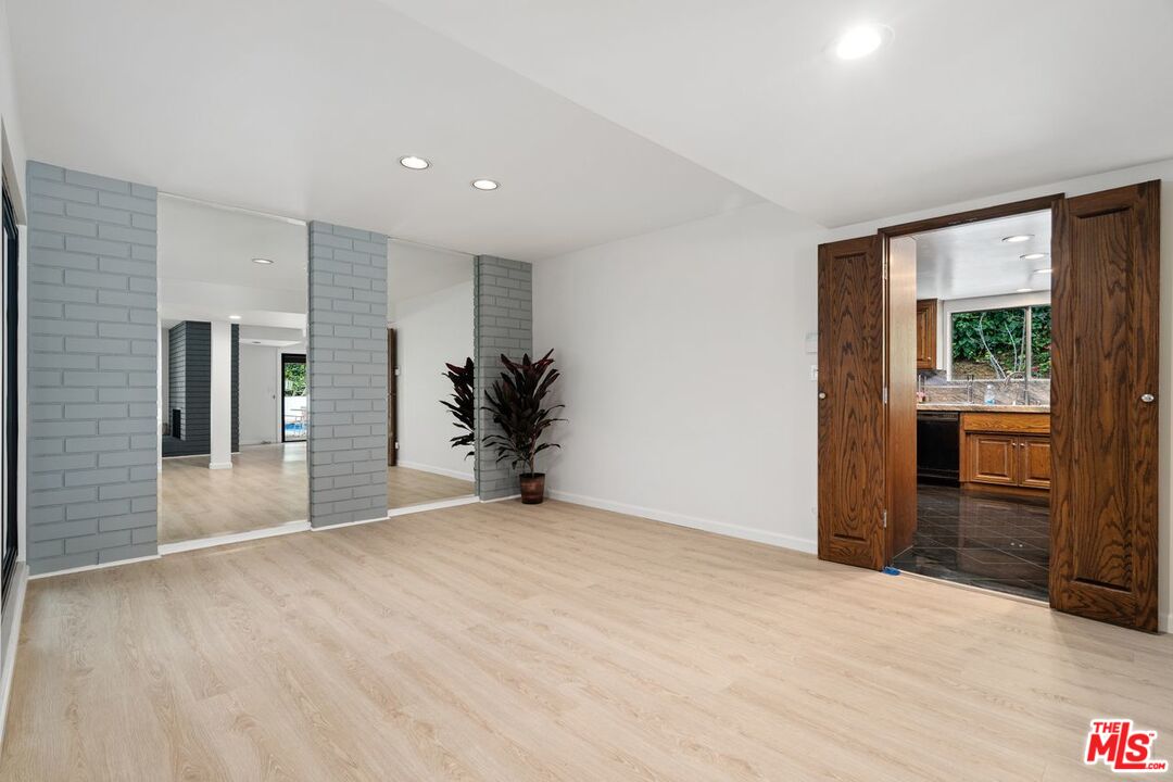 3135 CHANDELLE RD