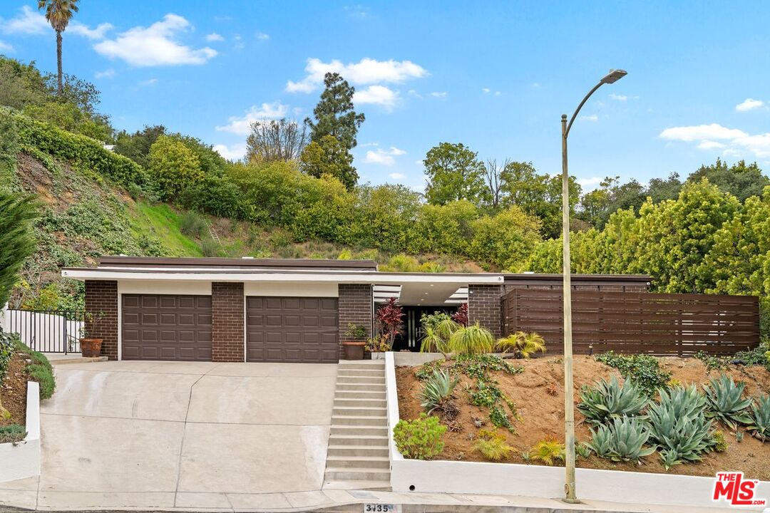 3135 CHANDELLE RD