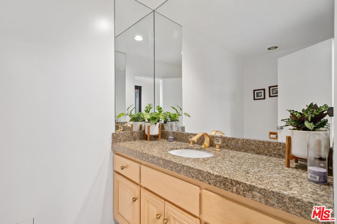 3135 CHANDELLE RD
