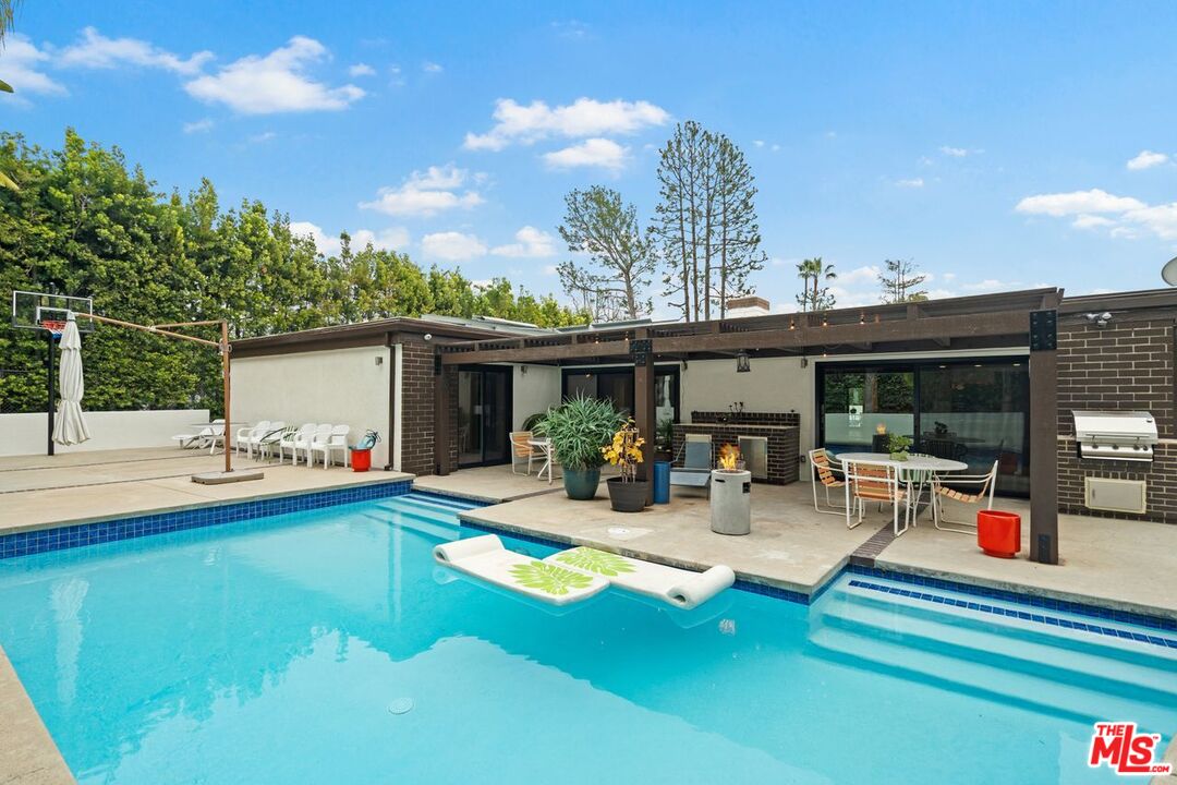 3135 CHANDELLE RD