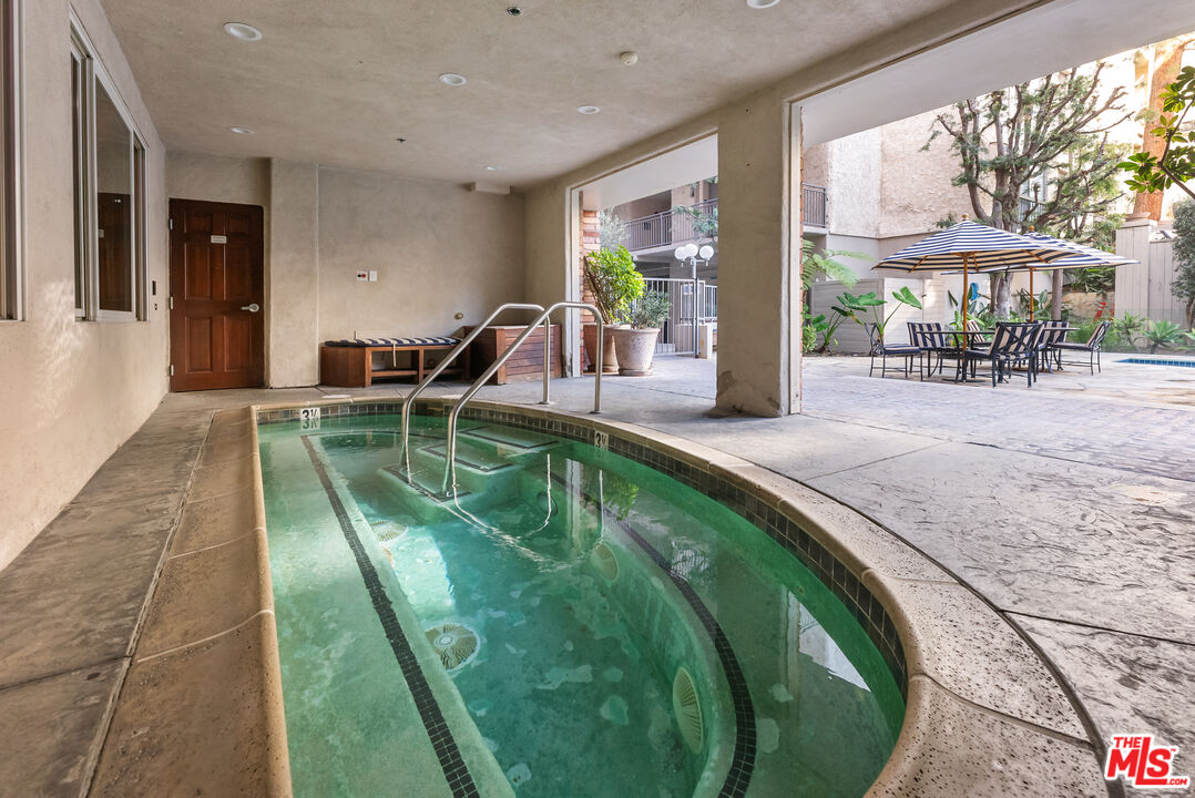 1440 Veteran Ave Unit: 220