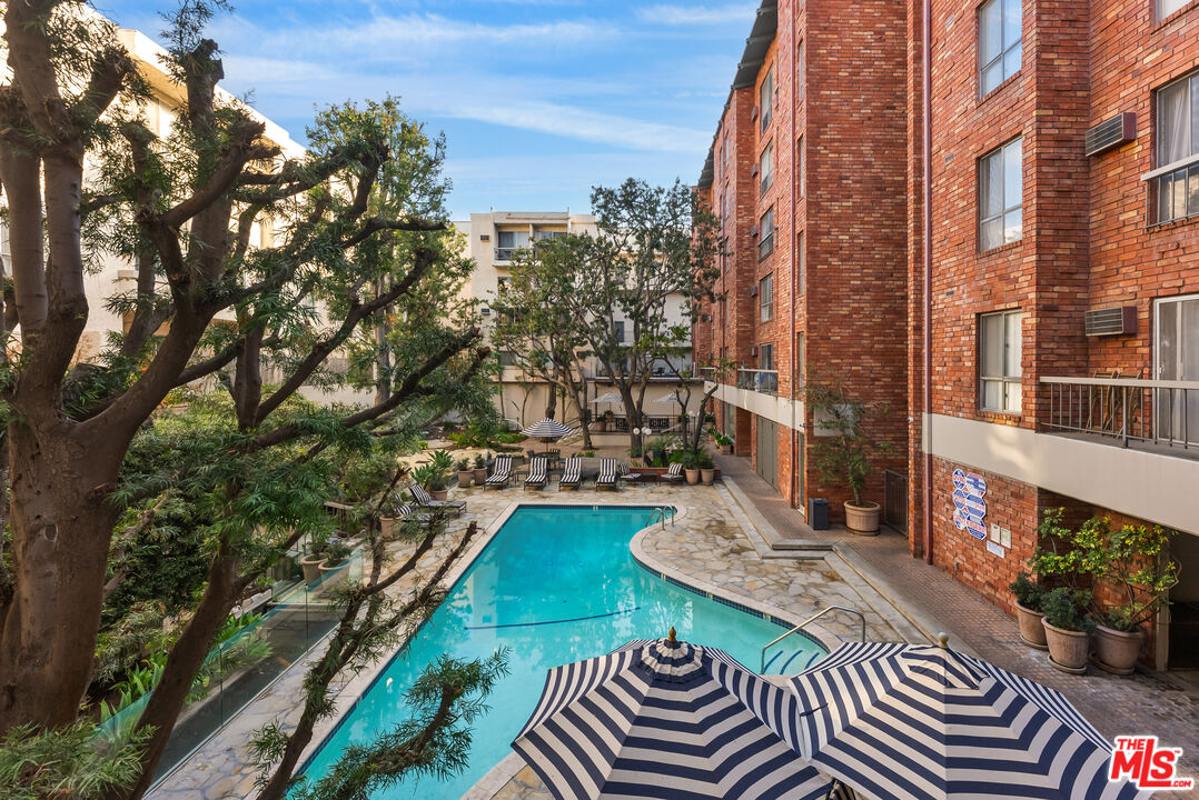 1440 Veteran Ave Unit: 220