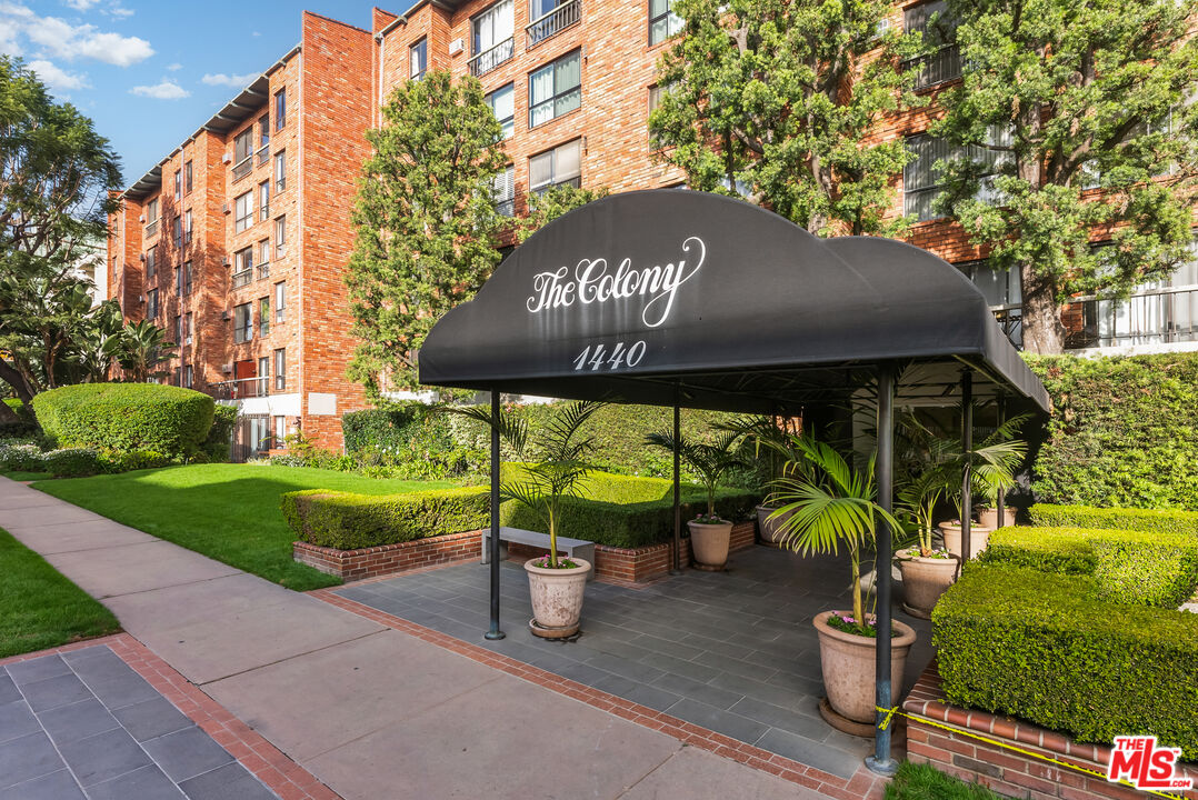 1440 Veteran Ave Unit: 220