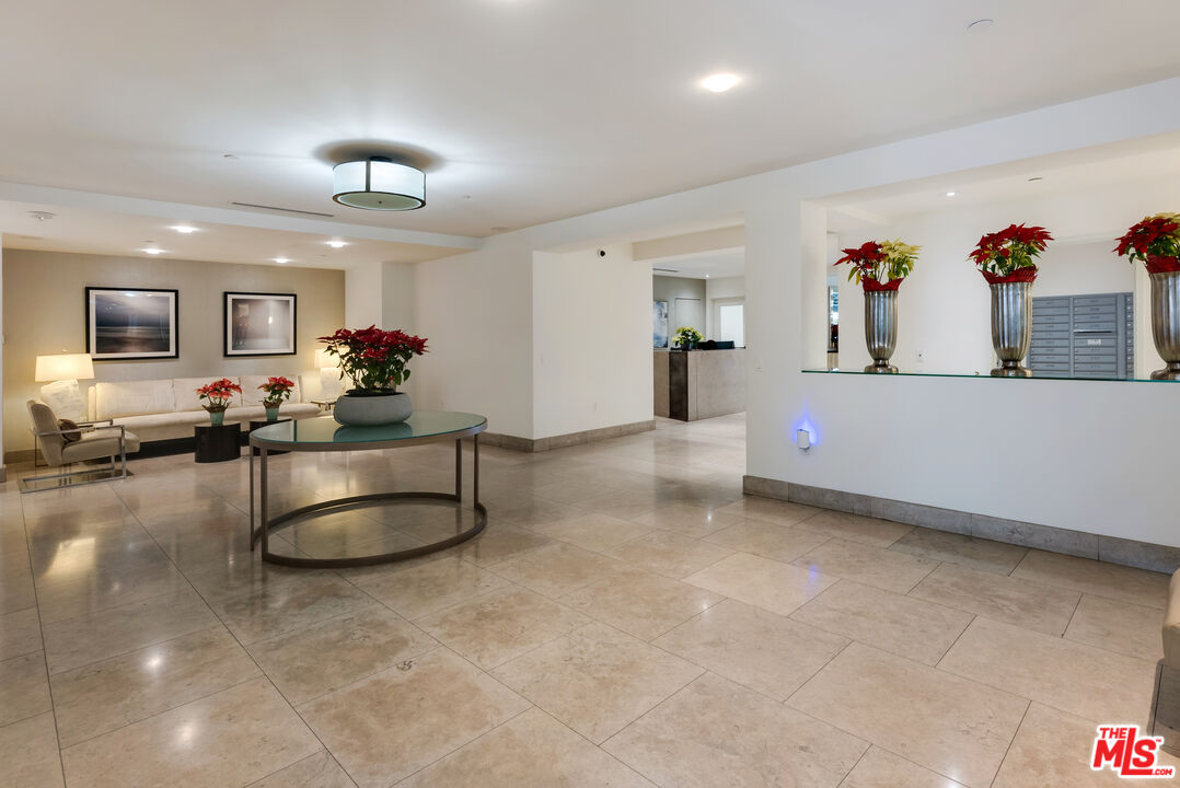 1440 Veteran Ave Unit: 220