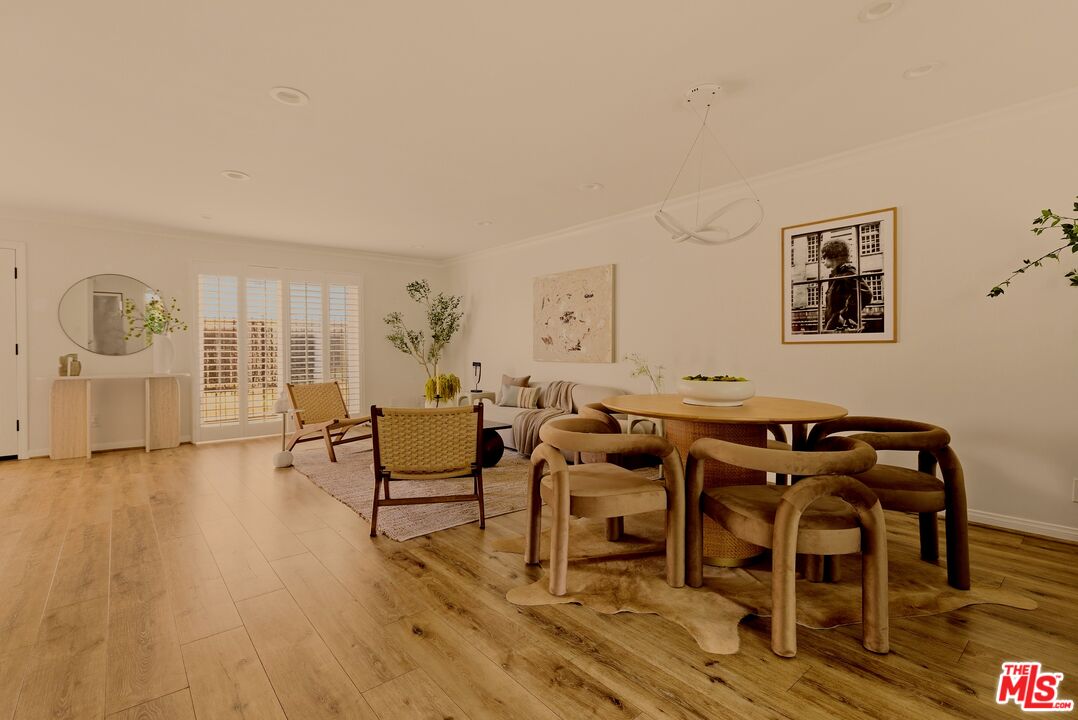 843 N Martel Ave Unit: 2