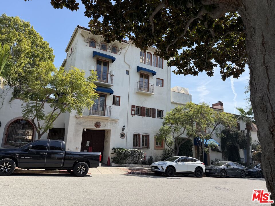 1328 Havenhurst Dr Unit: 207