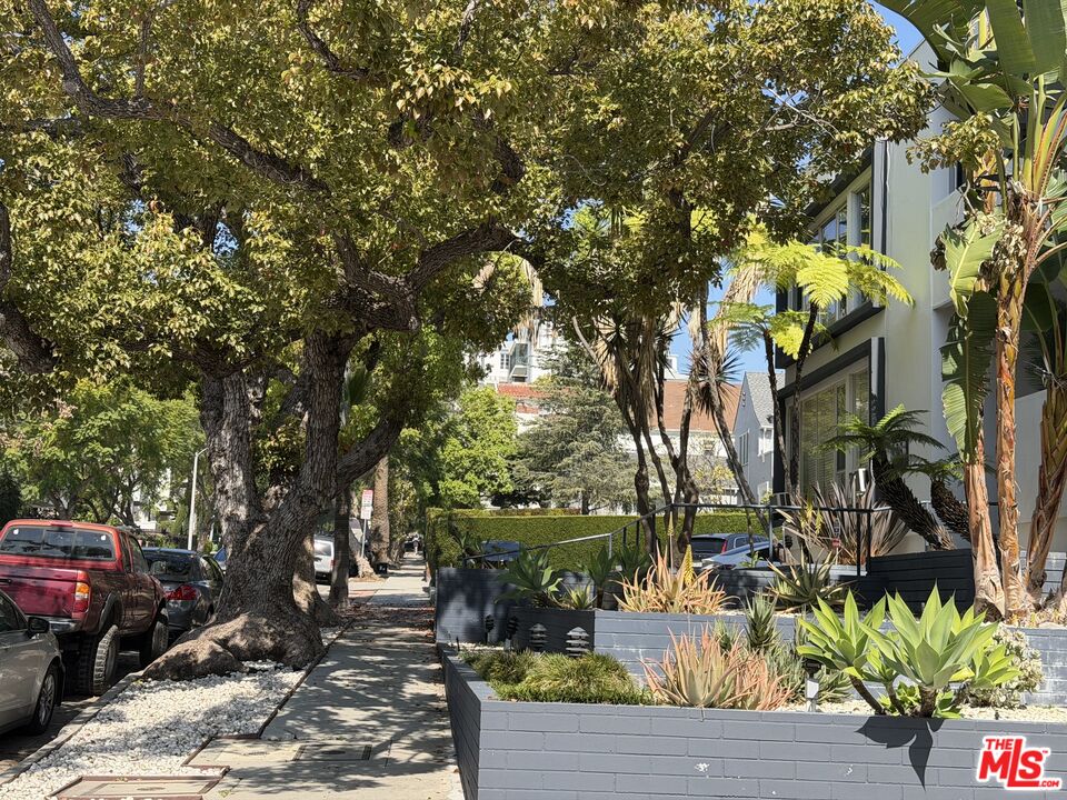 1328 Havenhurst Dr Unit: 207