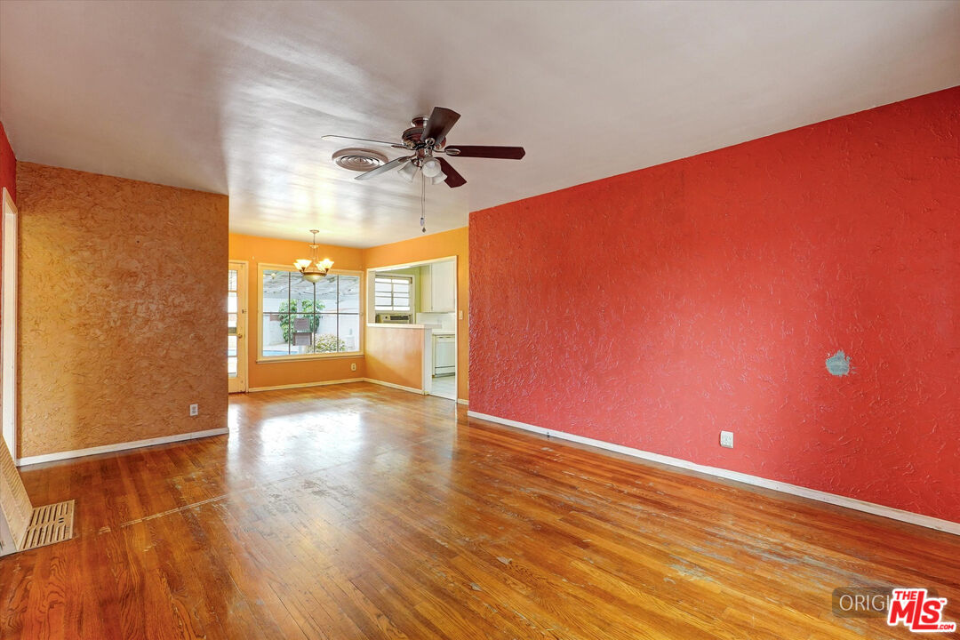 8759 Snowden Ave