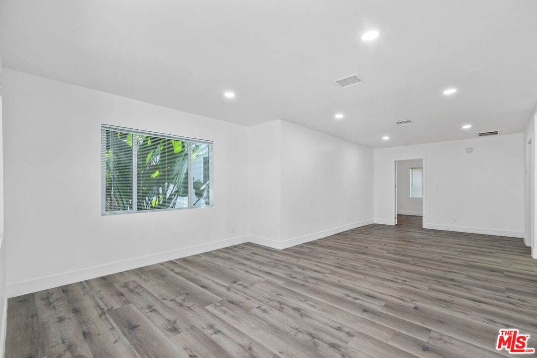 739 Westbourne Dr