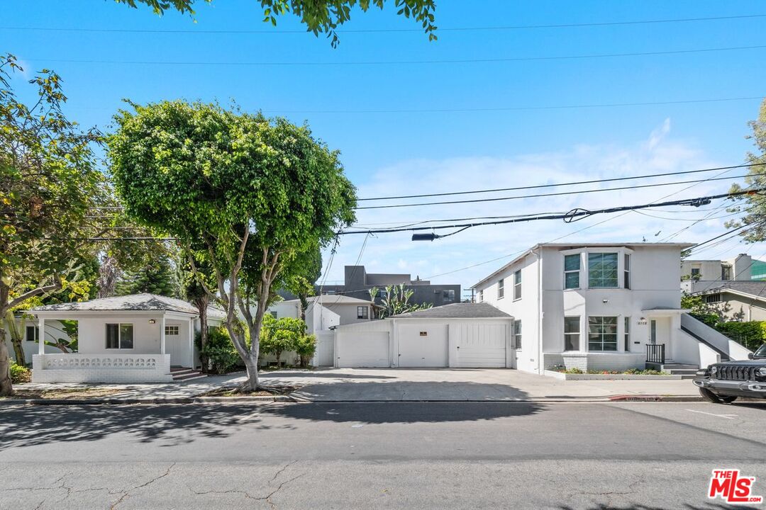 739 Westbourne Dr
