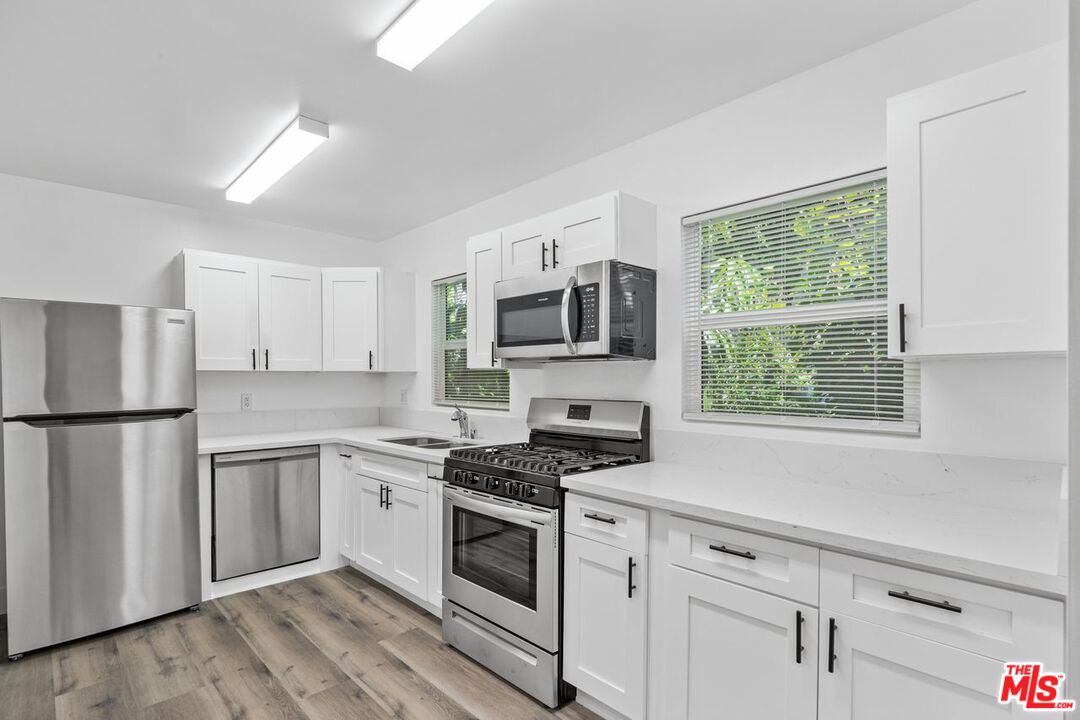 739 Westbourne Dr
