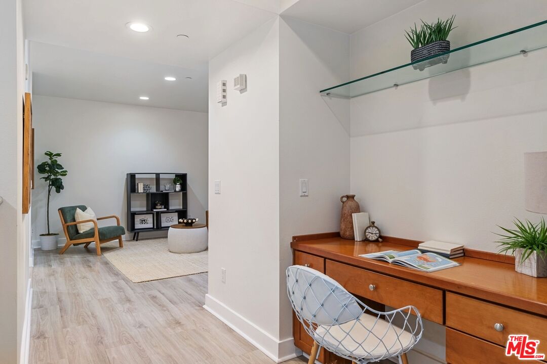 2240 S Beverly Glen Blvd Unit: 102