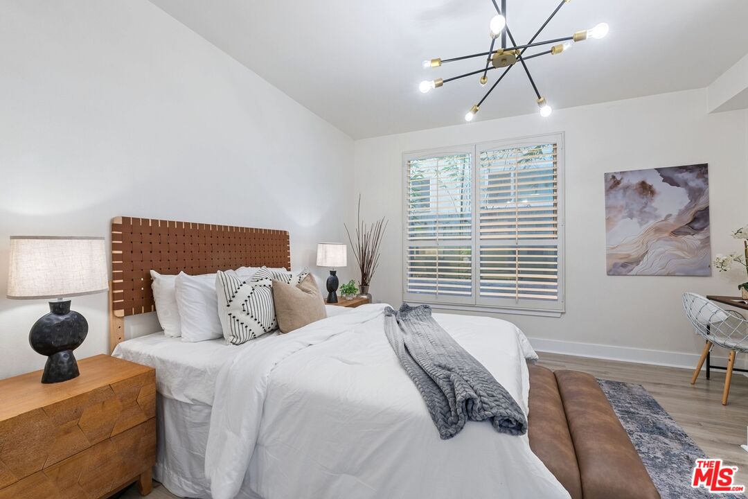 2240 S Beverly Glen Blvd Unit: 102