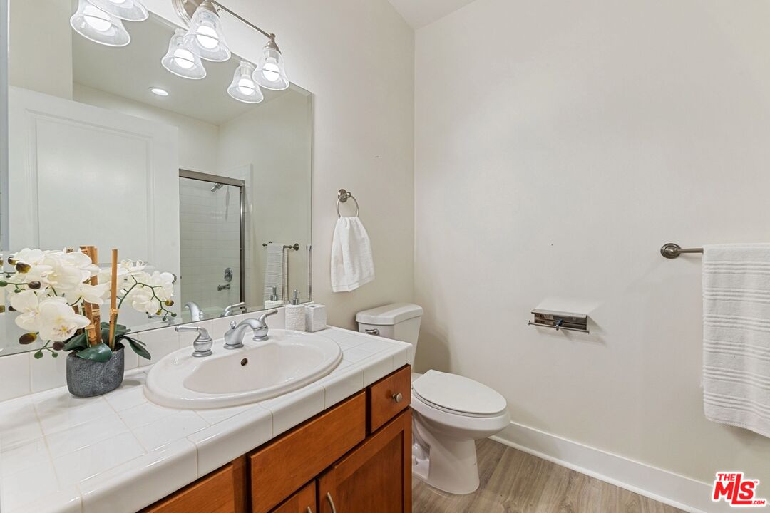 2240 S Beverly Glen Blvd Unit: 102