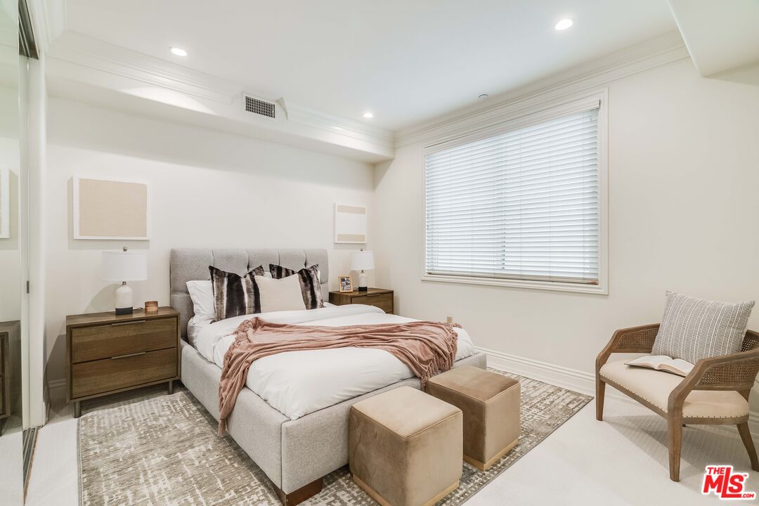 11749 Goshen Ave Unit: 402