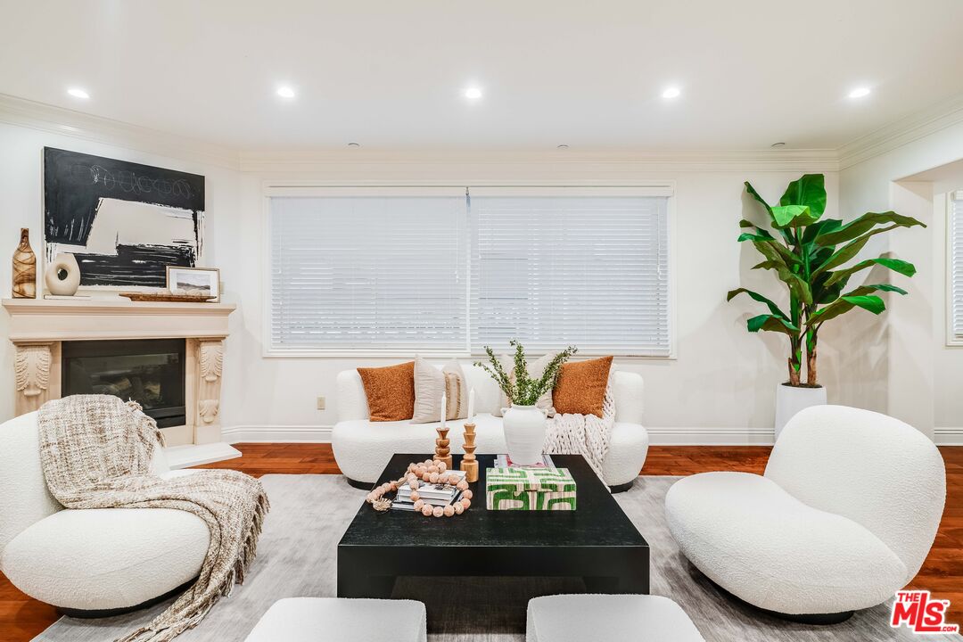 11749 Goshen Ave Unit: 402